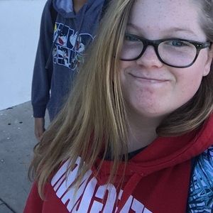 Meet your Posher, Alyssa